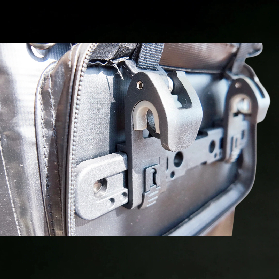 3-in-1 Versatile Waterproof Bike Pannier & Backpack DETAIL 1