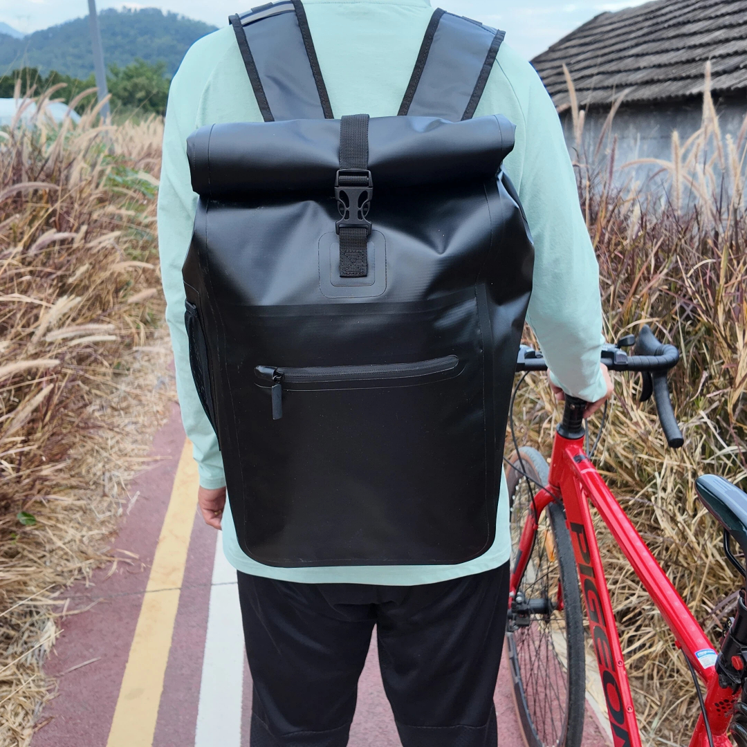 3-in-1 Versatile Waterproof Bike Pannier & Backpack DETAIL 2