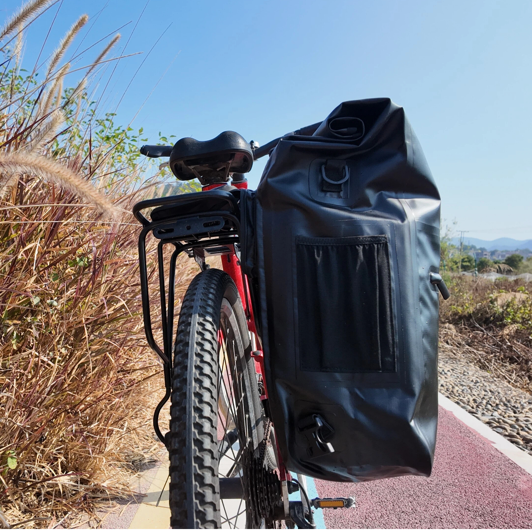 3-in-1 Versatile Waterproof Bike Pannier & Backpack DETAIL 8