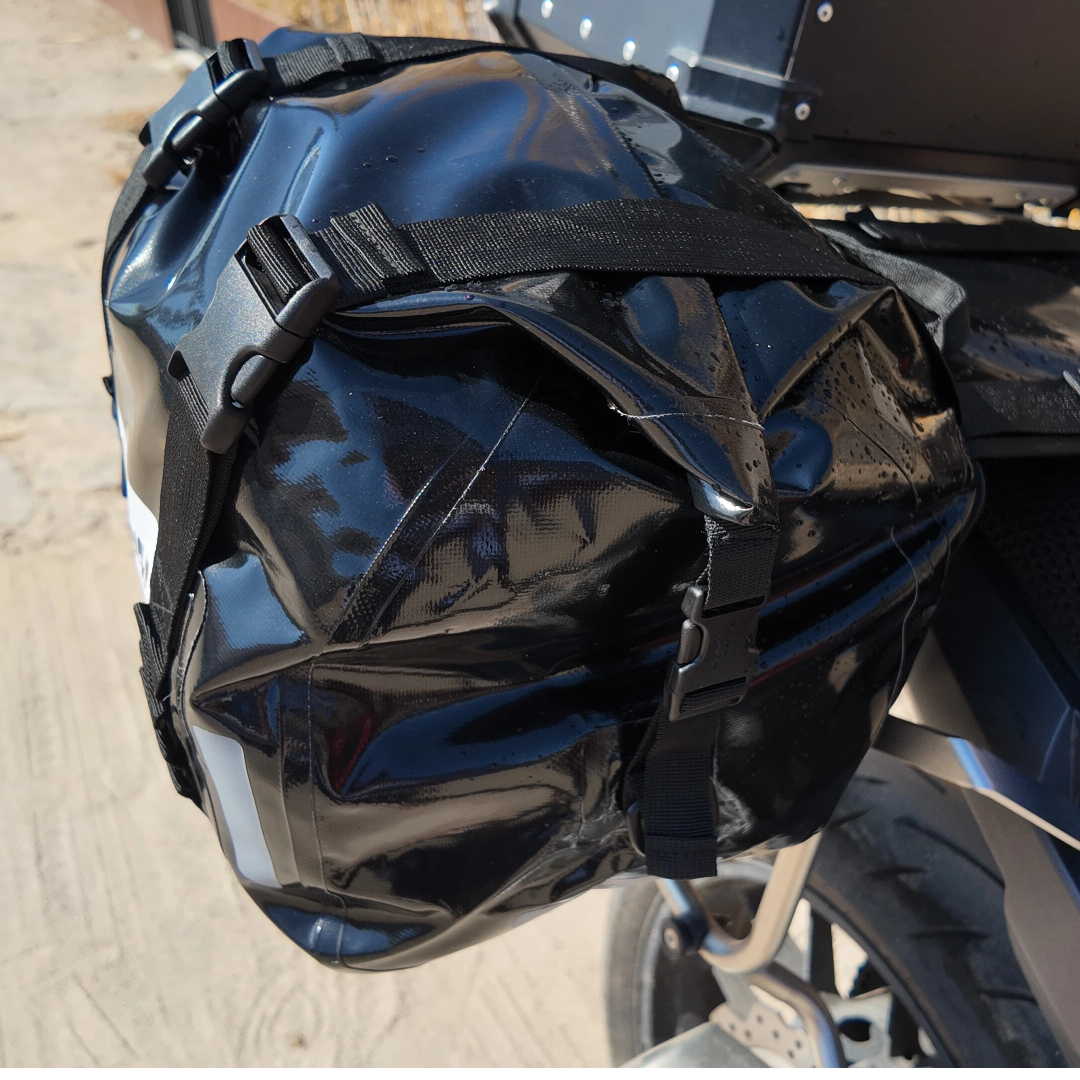 Custom Waterproof Glossy Finish Motorcycle Pannier 4