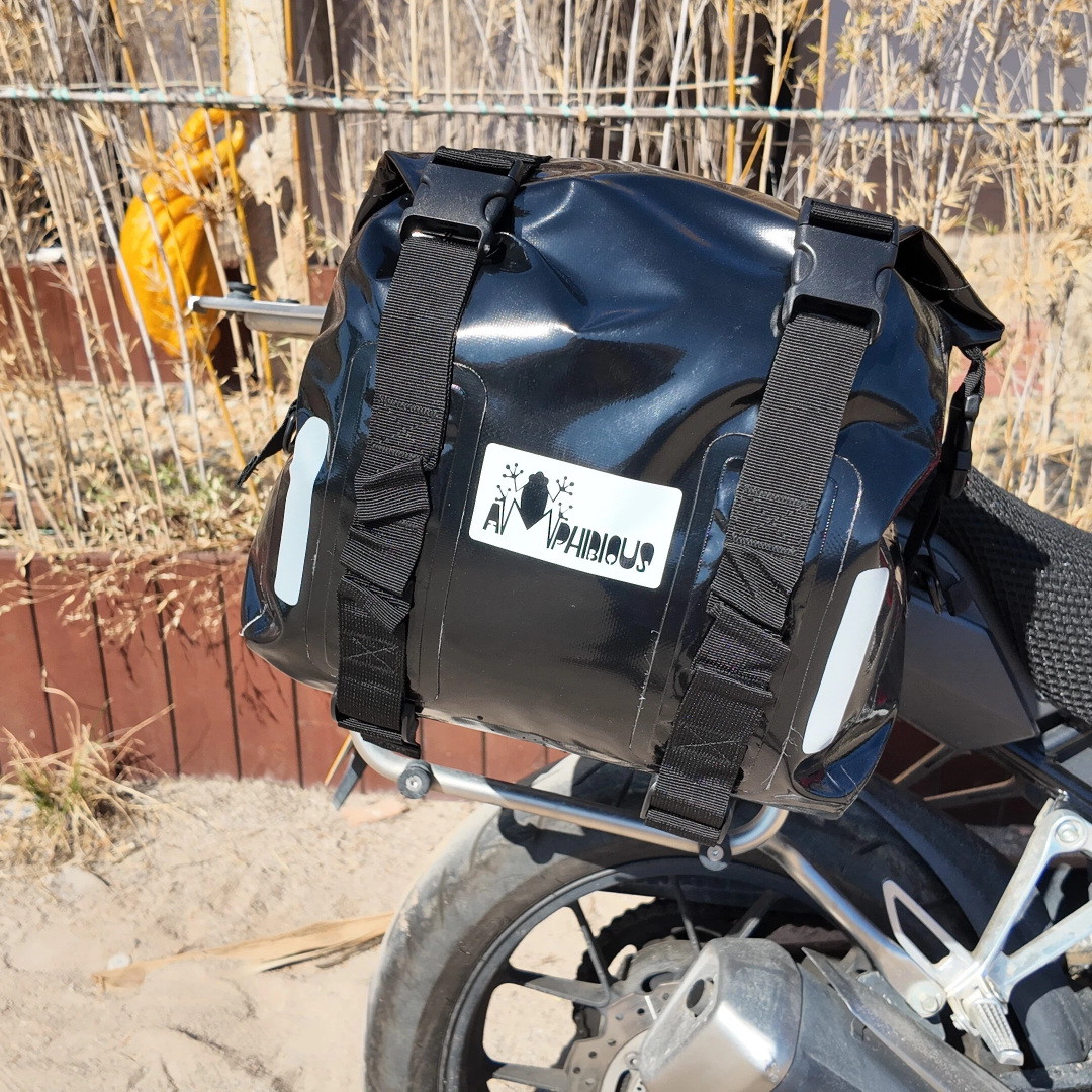 Custom Waterproof Glossy Finish Motorcycle Pannier detail