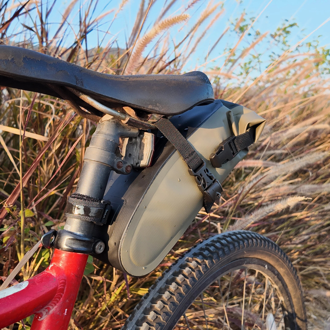 waterproof-bike-saddle-bag-500D-PVC-details 2